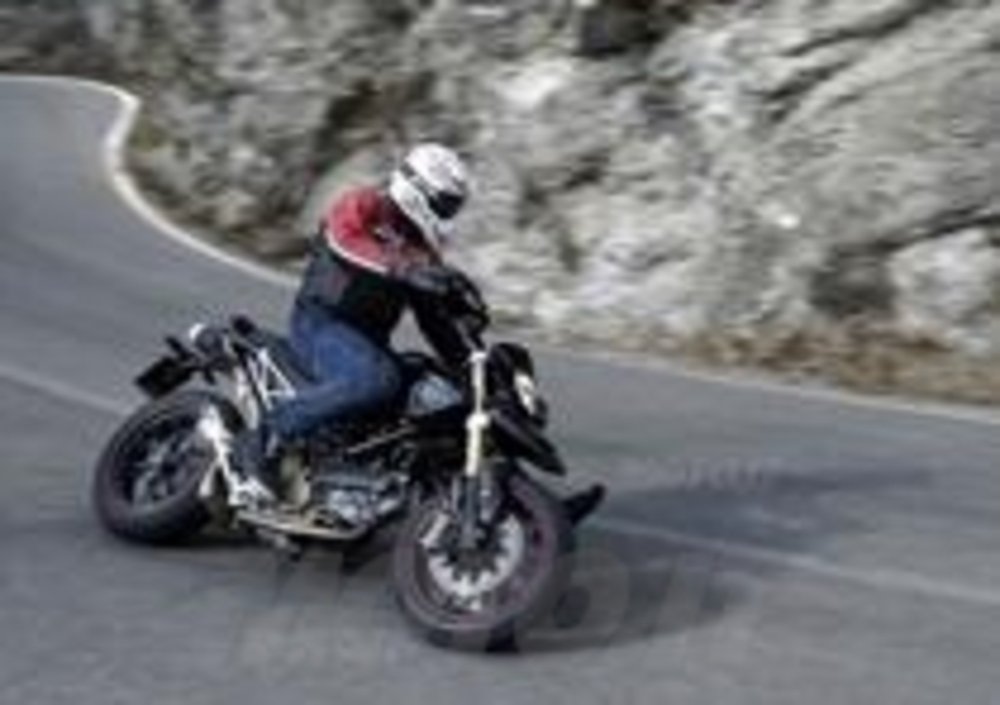 Ducati Hypermotard 1100S
