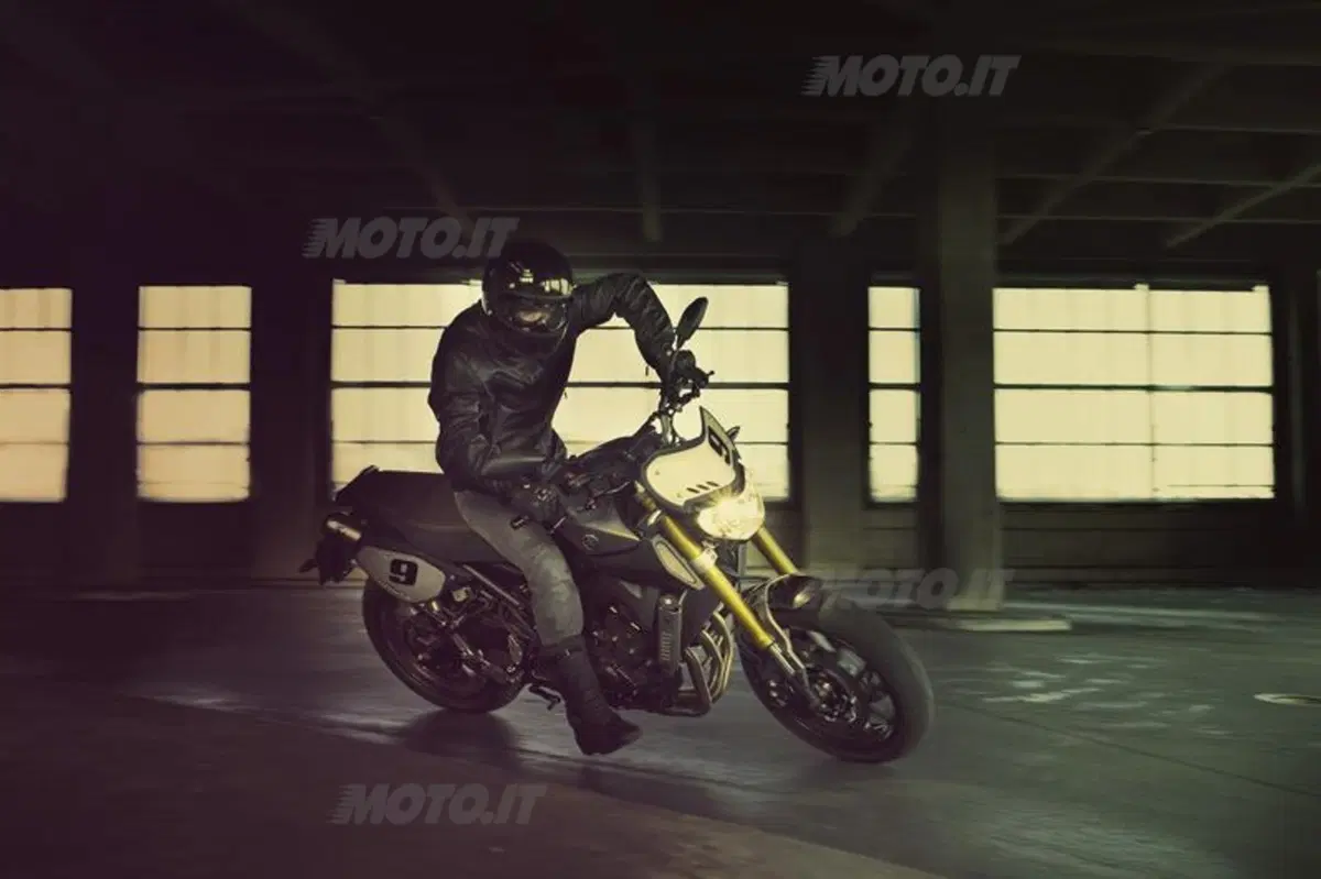 Yamaha presenta la nuova MT-09 Street Tracker (6)