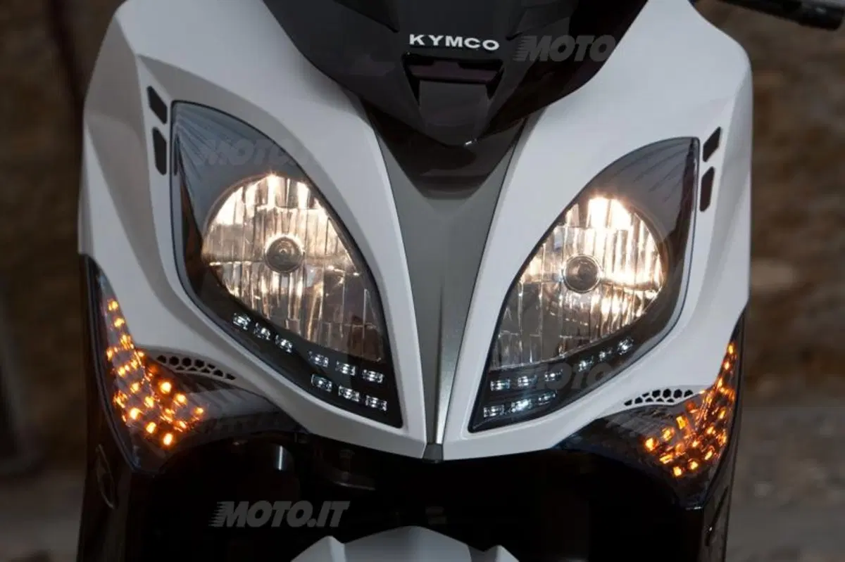 Kymco Xciting 400i ABS (8)