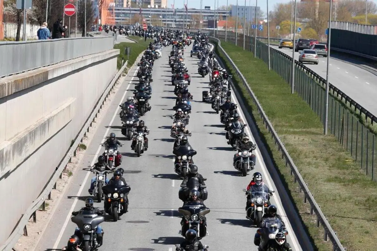 Megaraduno a Riga. In moto per la pace in Ucraina (3)