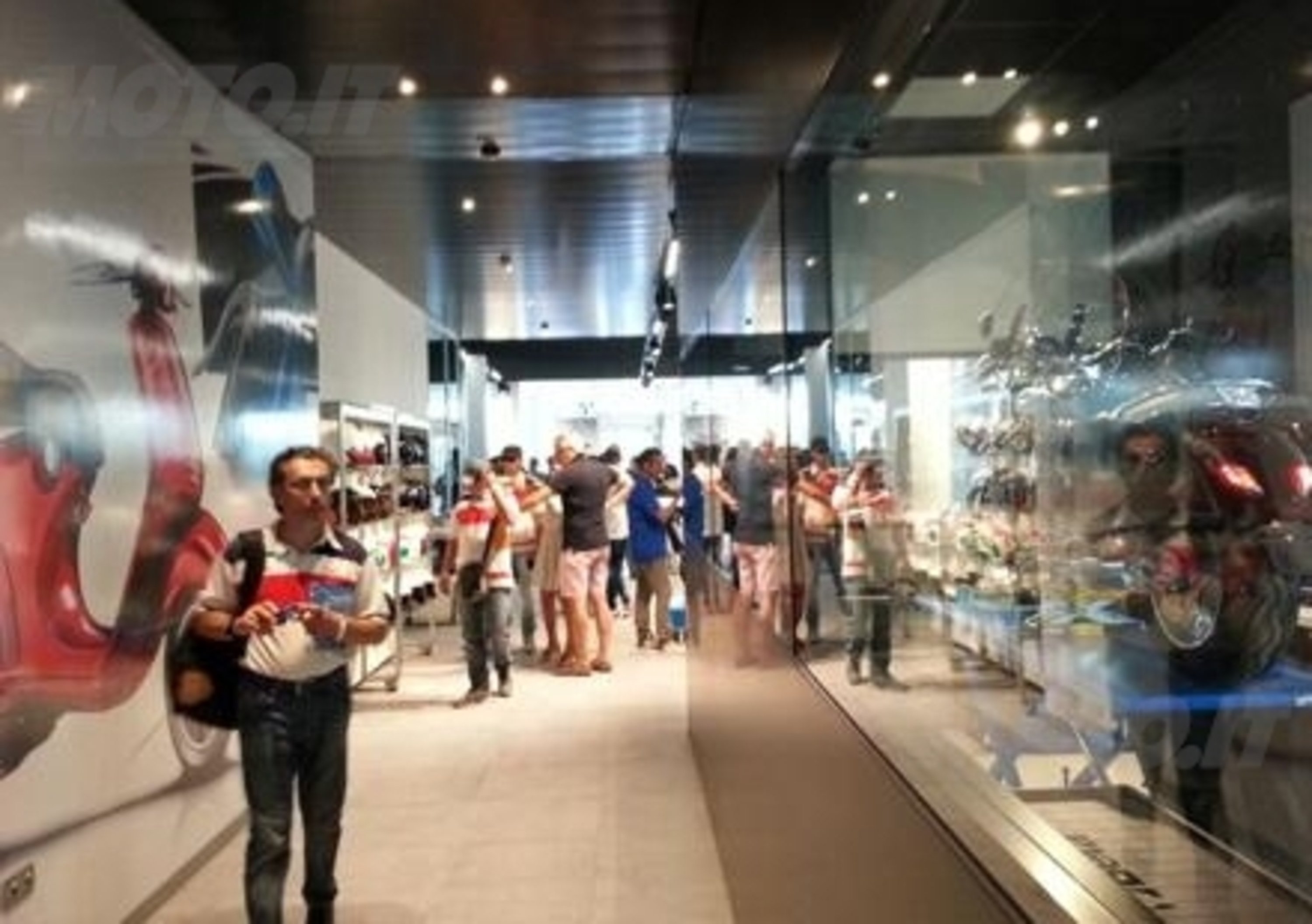 Vespa World Days: inaugurato il concept store Motoplex