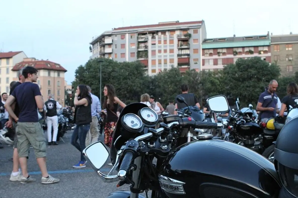 Triumph Milano City Tour by Night 2014 (3)