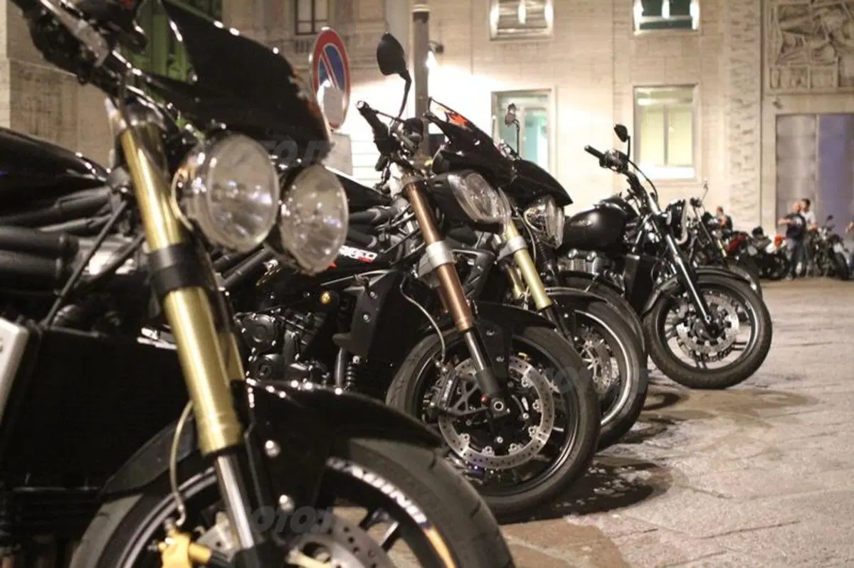Triumph Milano City Tour by Night 2014 (8)