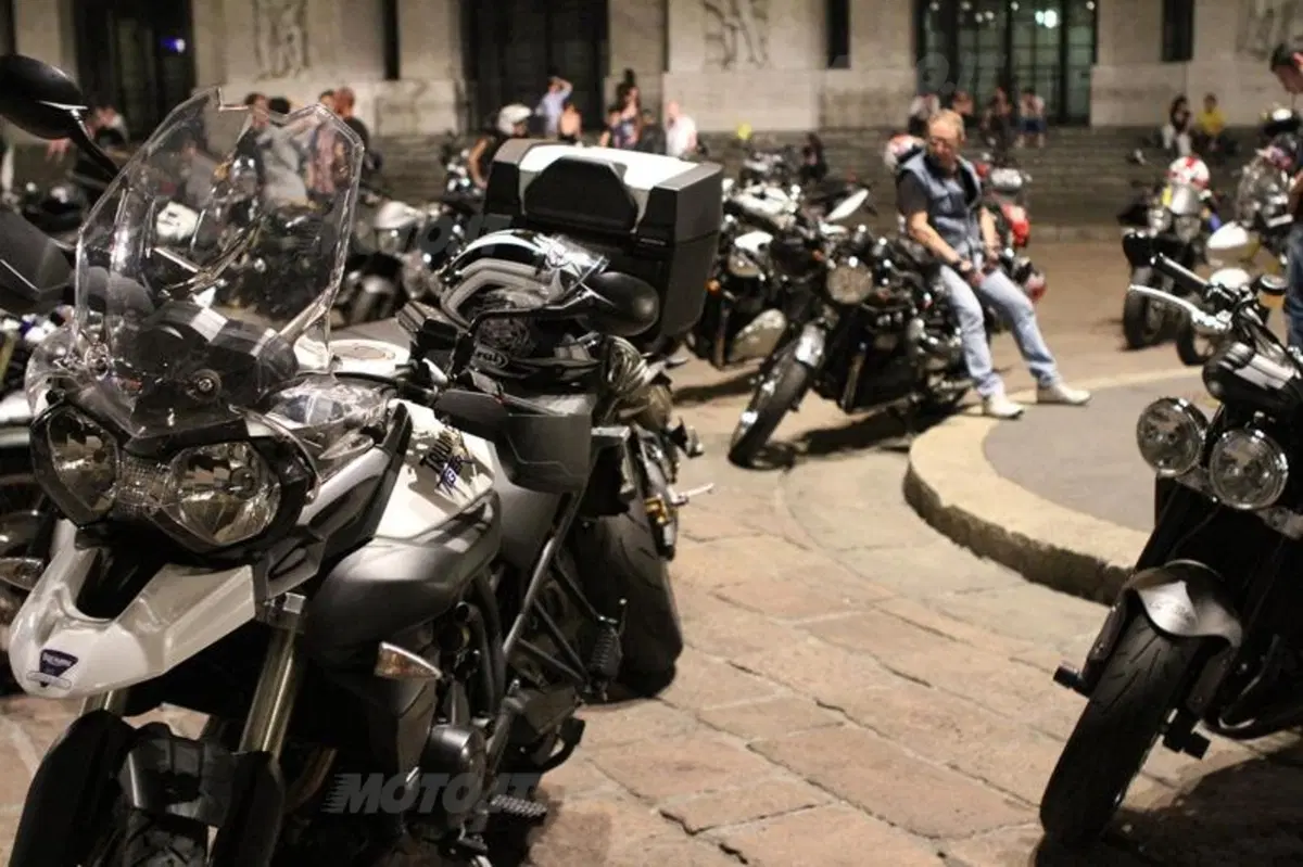 Triumph Milano City Tour by Night 2014 (9)