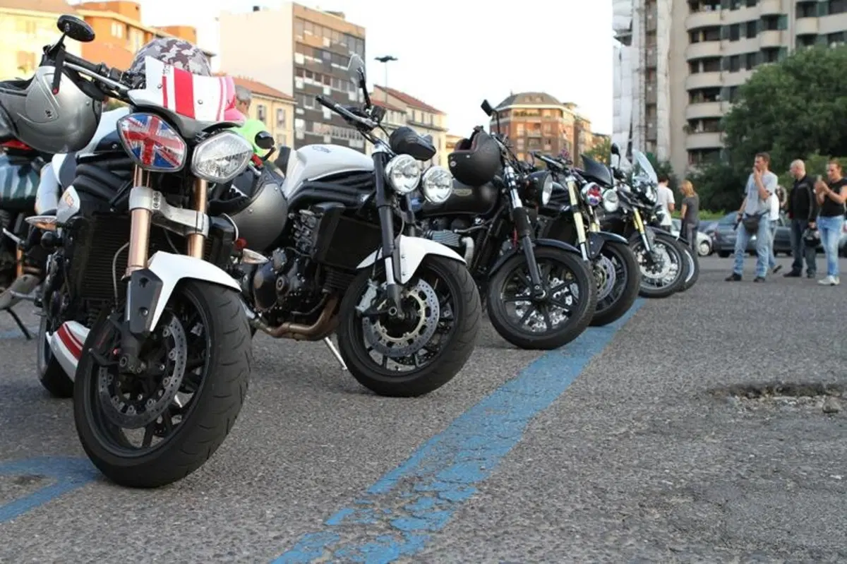 Triumph Milano City Tour by Night 2014 (14)
