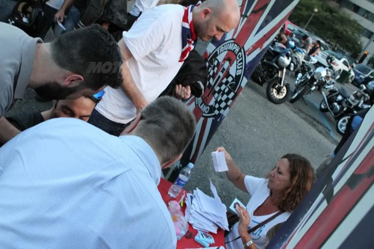 Triumph Milano City Tour by Night 2014 (24)