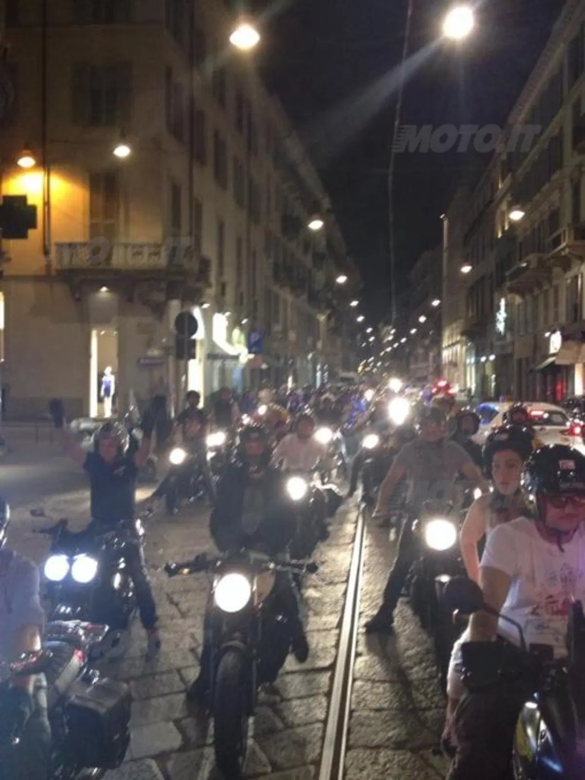 Triumph Milano City Tour by Night 2014 (27)