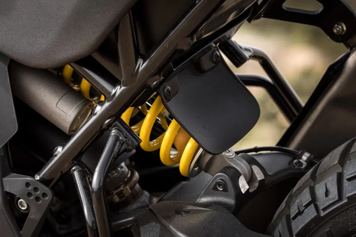 Ducati DesertX 2022 TEST: come va, pro e contro della nuova maxienduro italiana! (27)
