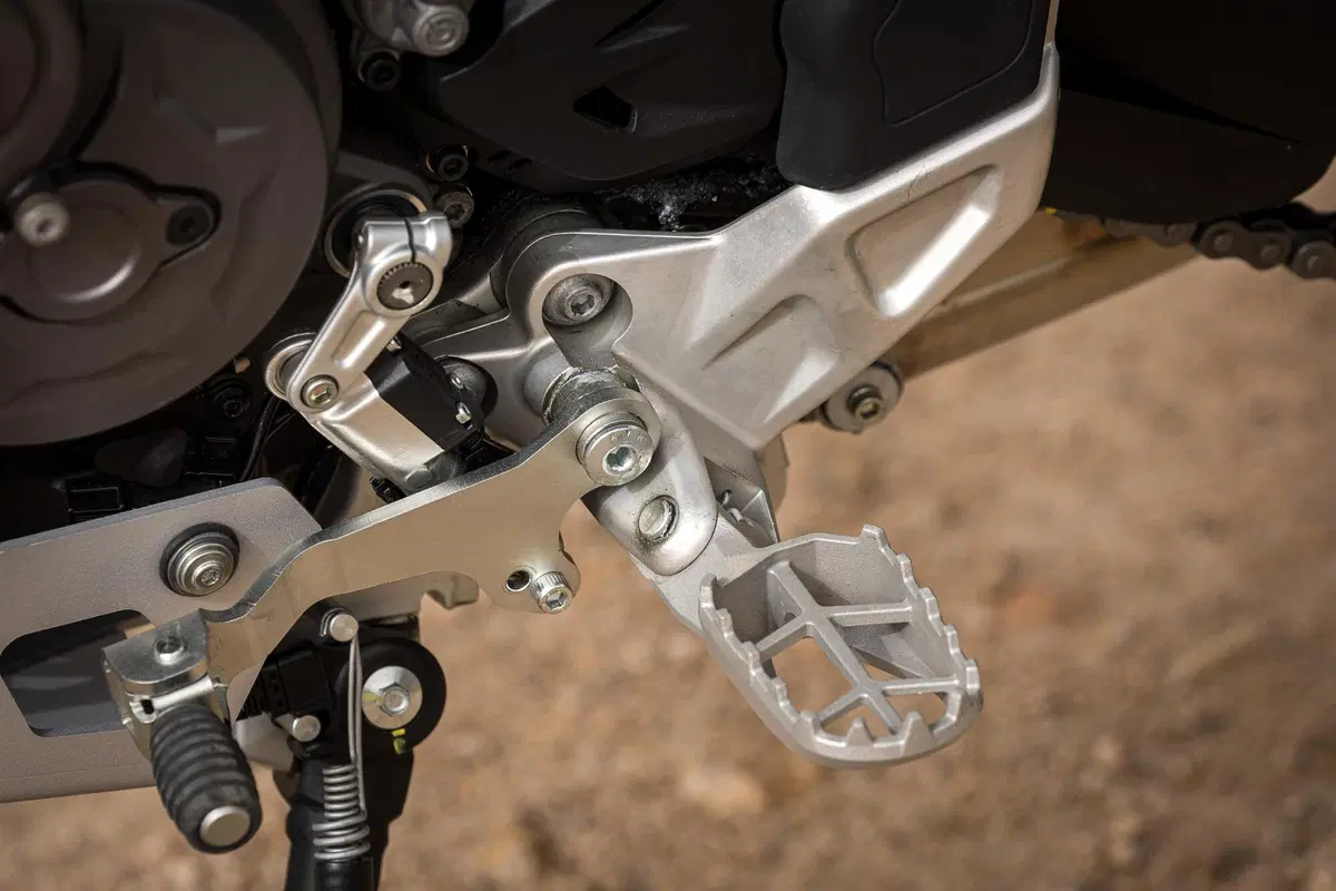 Ducati DesertX 2022 TEST: come va, pro e contro della nuova maxienduro italiana! (28)