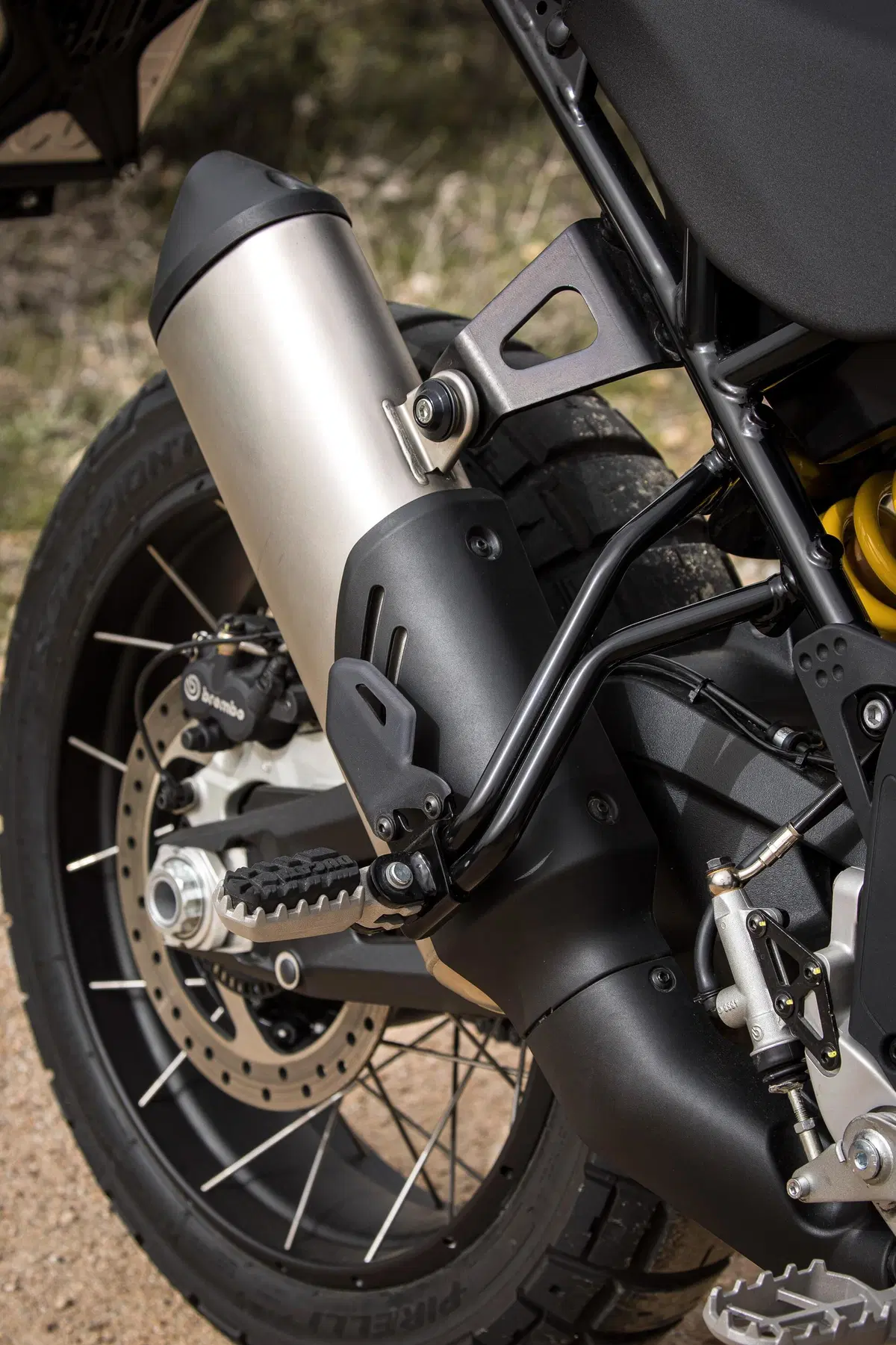 Ducati DesertX 2022 TEST: come va, pro e contro della nuova maxienduro italiana! (30)