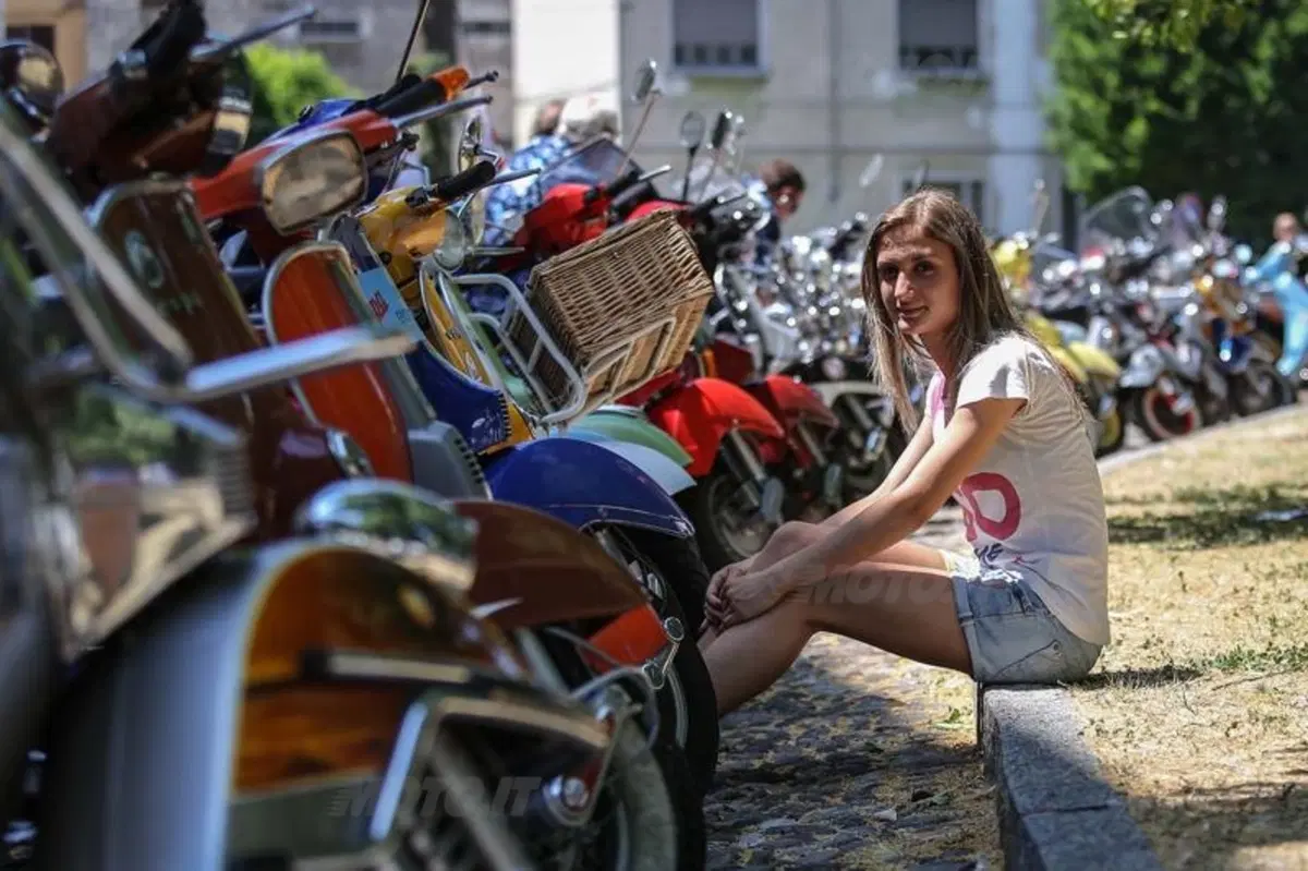Vespa World Days: 10.000 le Vespa presenti alla City Parade (3)
