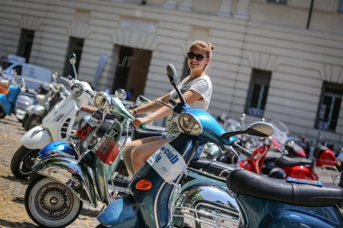 Vespa World Days: 10.000 le Vespa presenti alla City Parade (4)