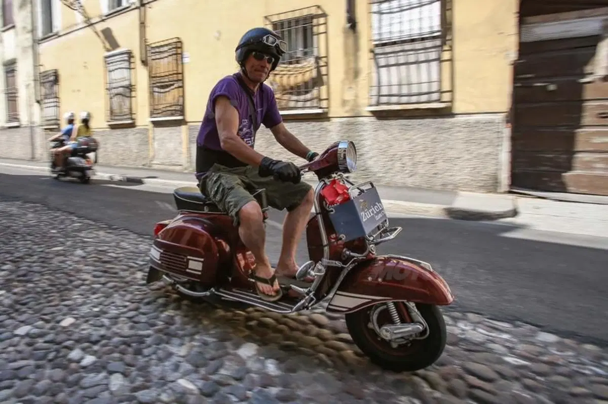 Vespa World Days: 10.000 le Vespa presenti alla City Parade (5)