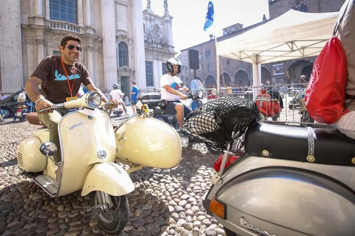 Vespa World Days: 10.000 le Vespa presenti alla City Parade (9)