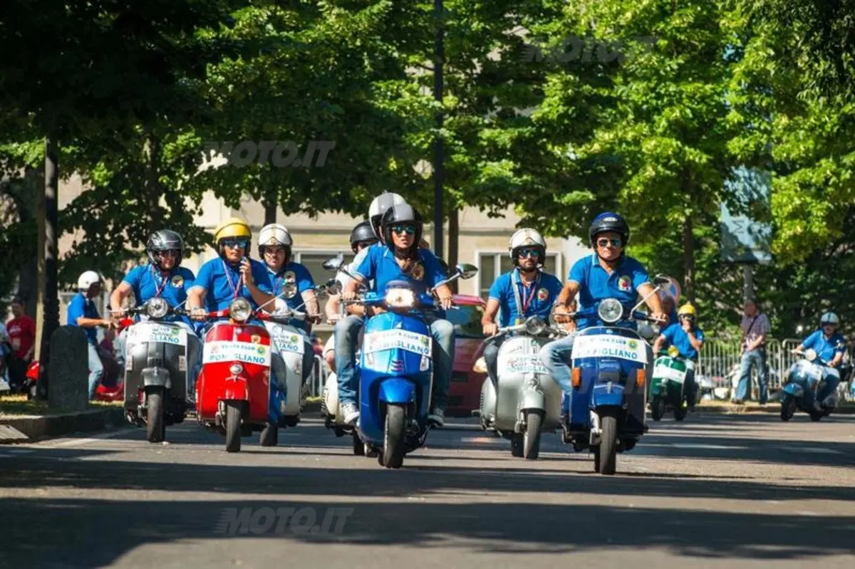 Vespa World Days: 10.000 le Vespa presenti alla City Parade (12)