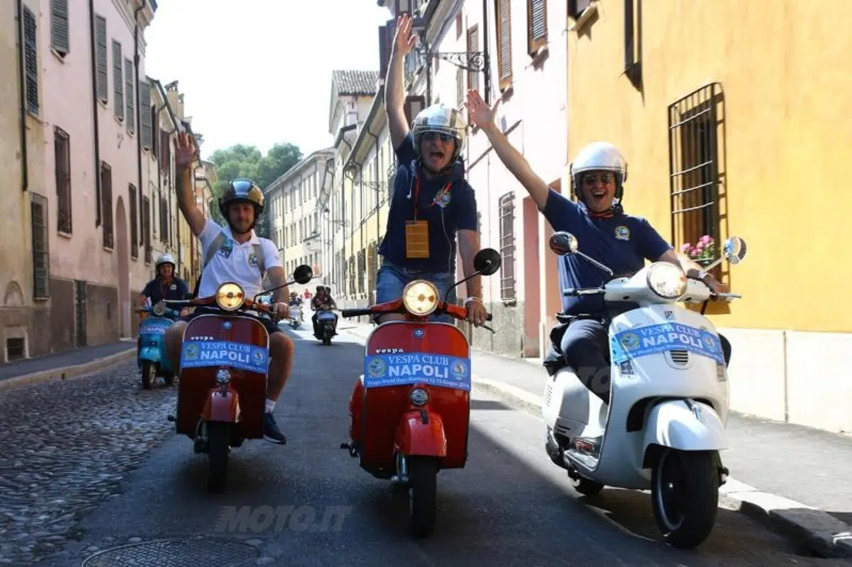 Vespa World Days: 10.000 le Vespa presenti alla City Parade (15)