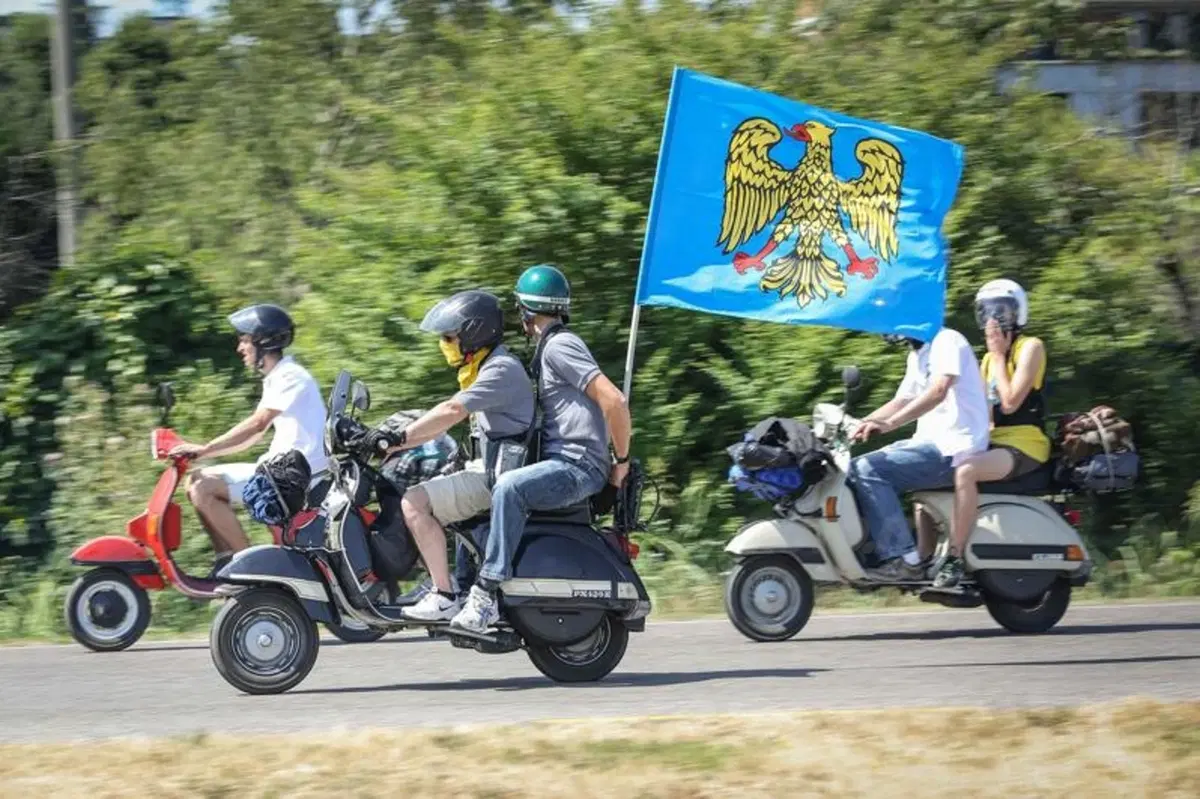 Vespa World Days: 10.000 le Vespa presenti alla City Parade (24)
