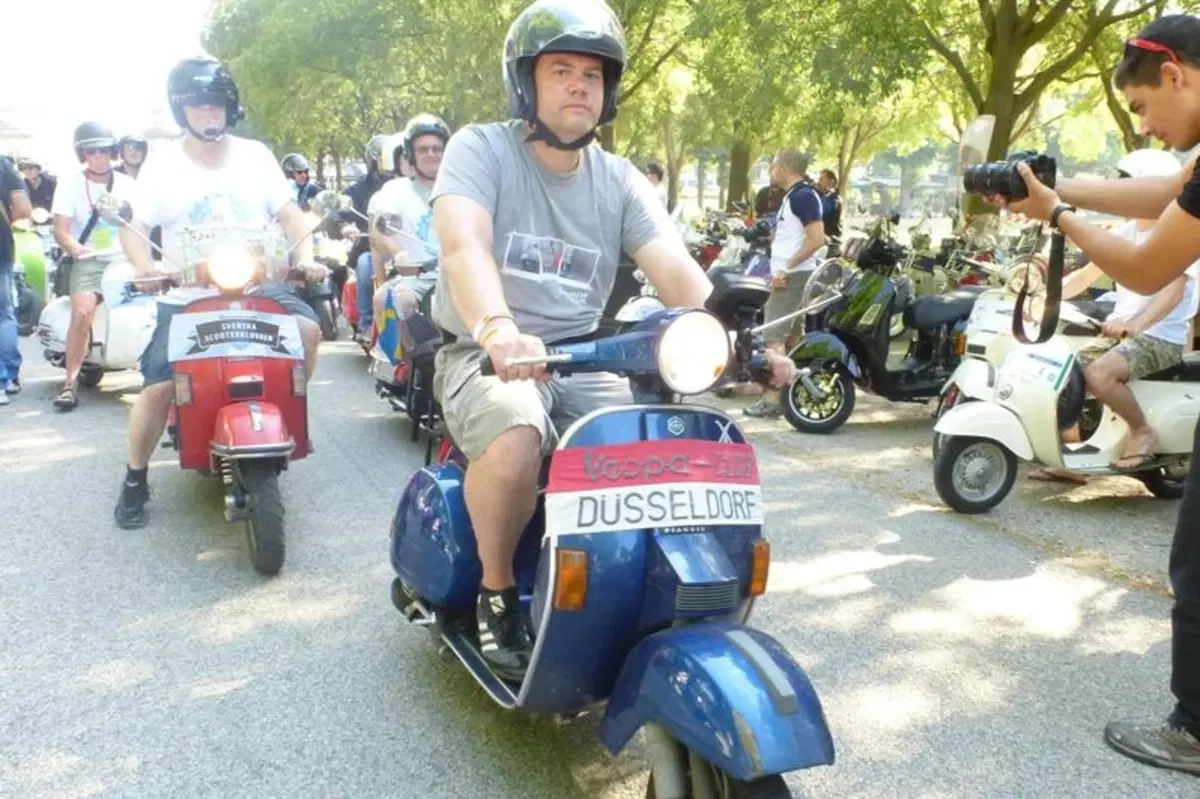 Vespa World Days: 10.000 le Vespa presenti alla City Parade (29)