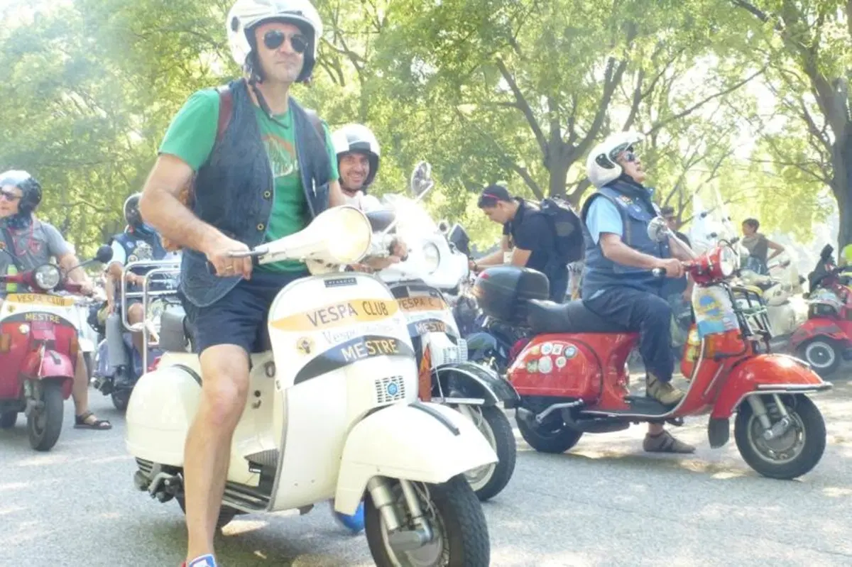 Vespa World Days: 10.000 le Vespa presenti alla City Parade (31)