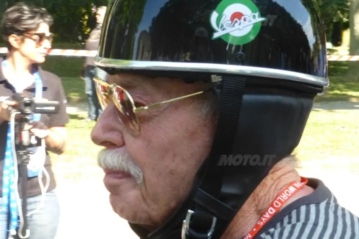 Vespa World Days: 10.000 le Vespa presenti alla City Parade (36)