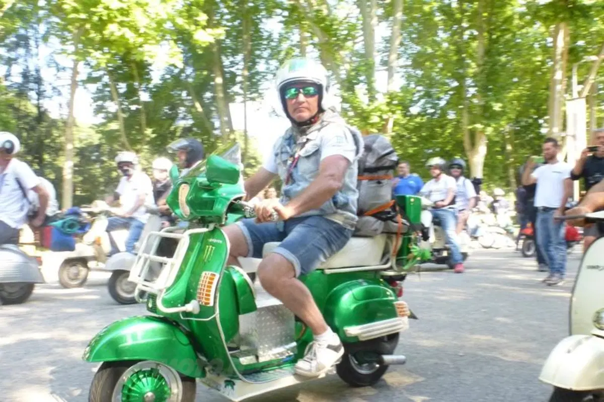 Vespa World Days: 10.000 le Vespa presenti alla City Parade (37)