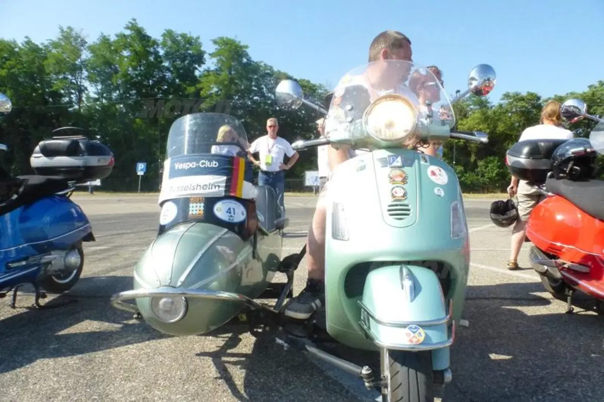 Vespa World Days: 10.000 le Vespa presenti alla City Parade (39)