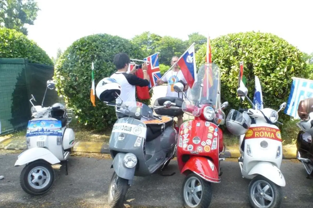 Vespa World Days: 10.000 le Vespa presenti alla City Parade (40)
