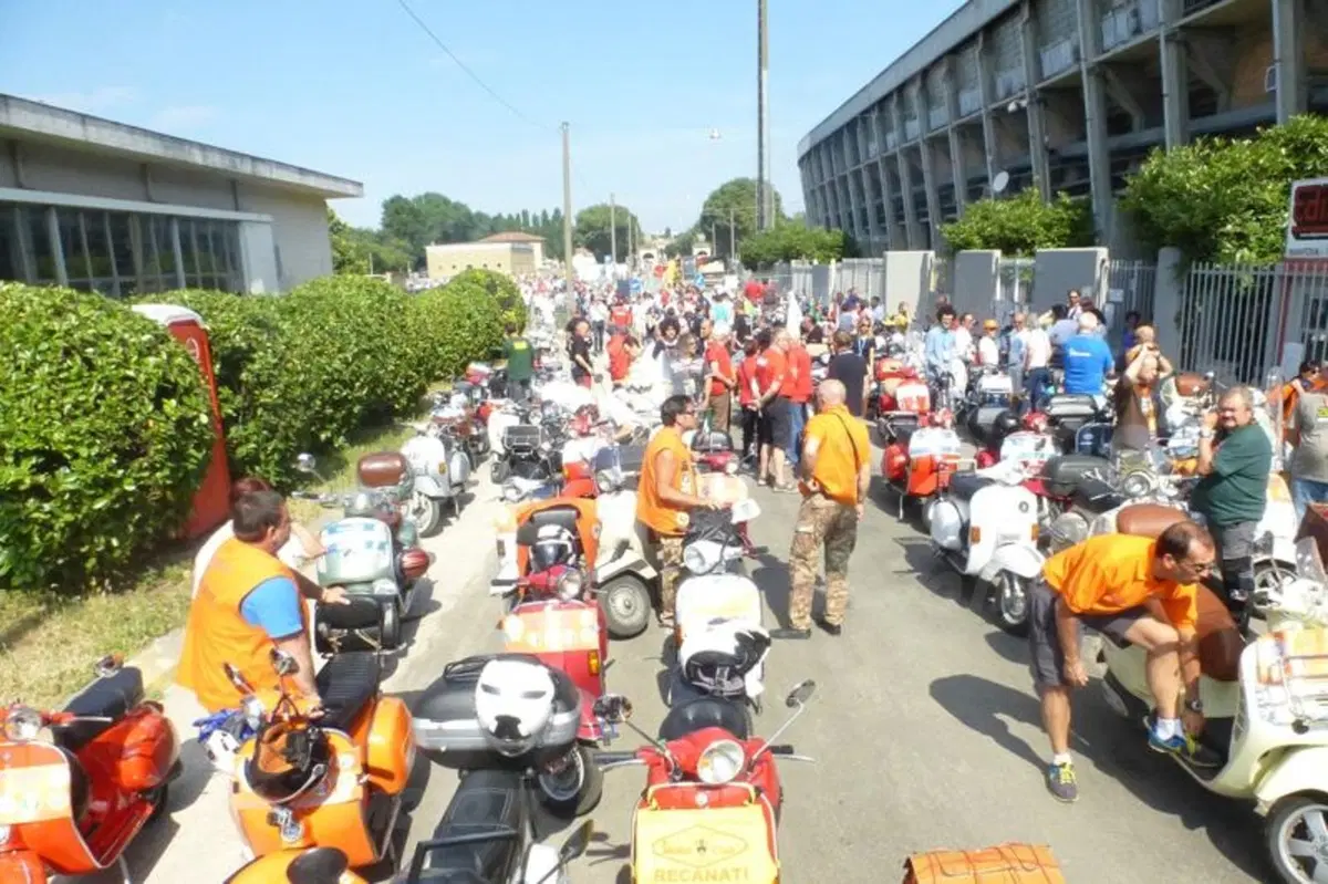 Vespa World Days: 10.000 le Vespa presenti alla City Parade (43)