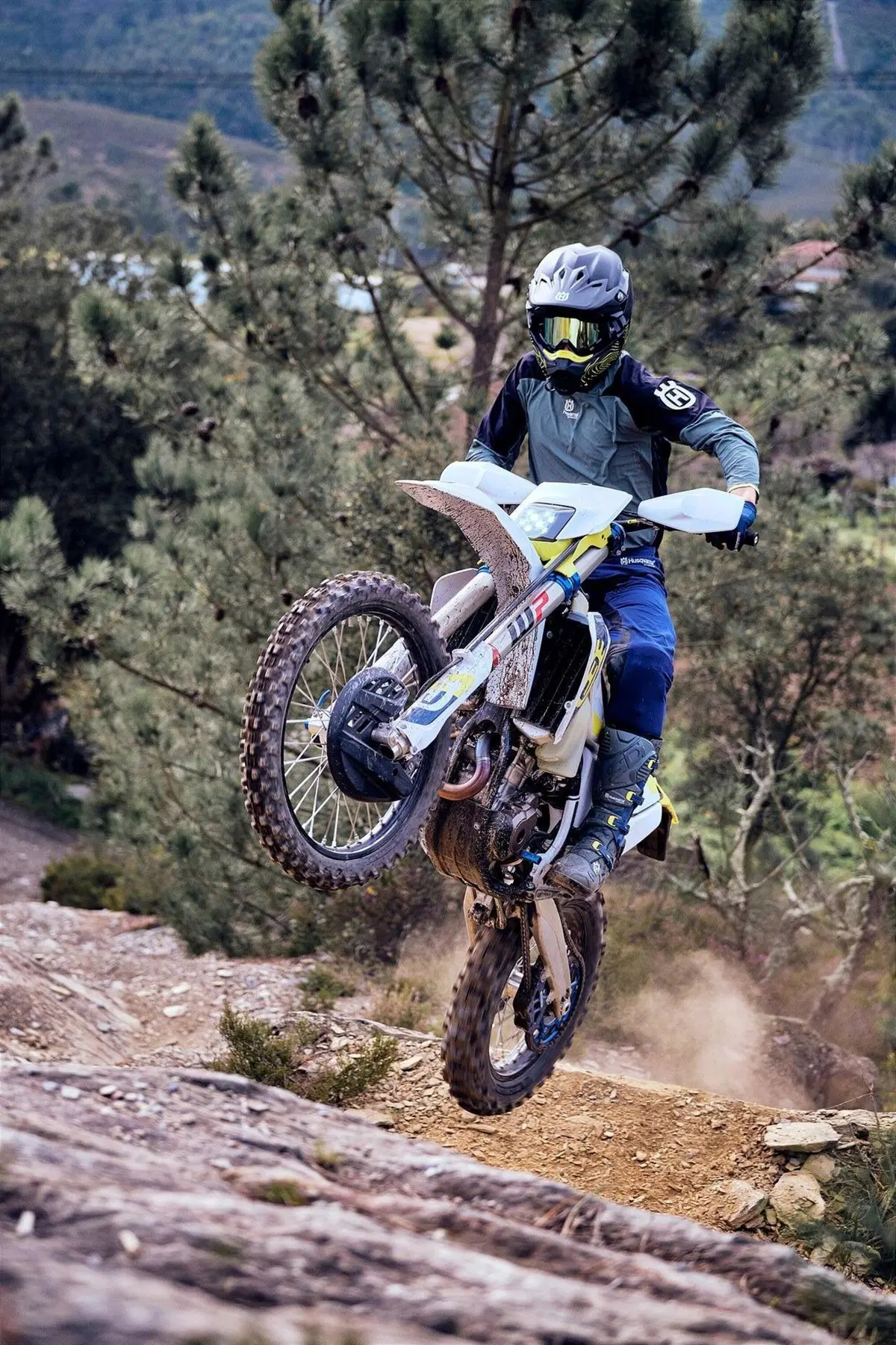 Ecco le Husqvarna FE e TE Enduro 2023. La novità e i prezzi (5)