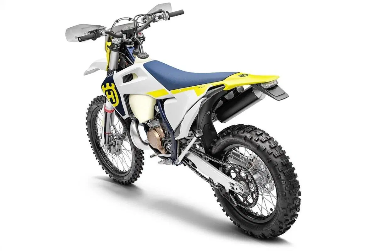 Ecco le Husqvarna FE e TE Enduro 2023. La novità e i prezzi (10)