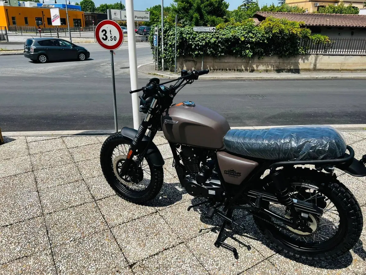 Brixton Motorcycles Cromwell 125 ABS (2021 - 26) (10)
