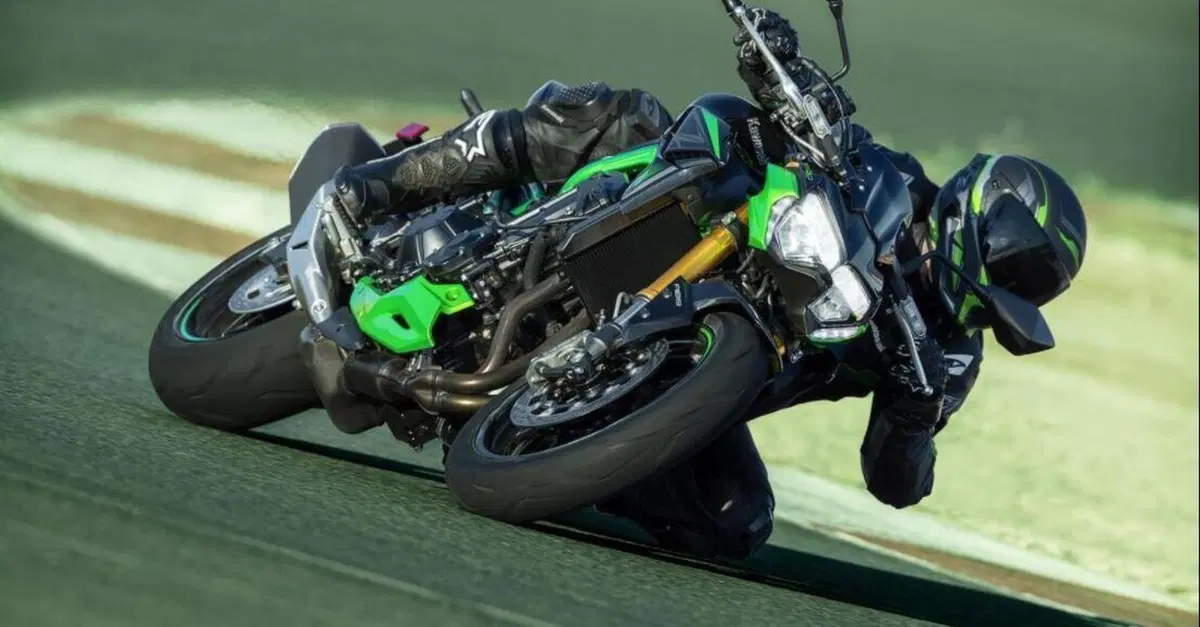 Rallentano le vendite in Spagna. La Kawasaki Z900 ritorna al primo posto