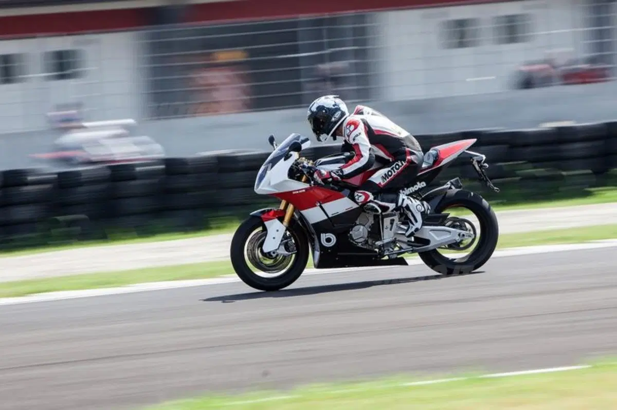Bimota BB3 (4)