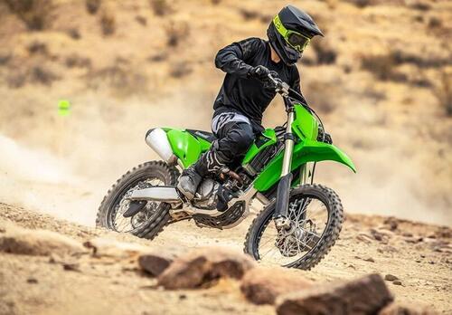 Novità per la Kawasaki KX250X edizione 2023. Foto e dati (9)