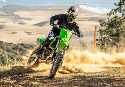 Novità per la Kawasaki KX250X edizione 2023. Foto e dati (4)