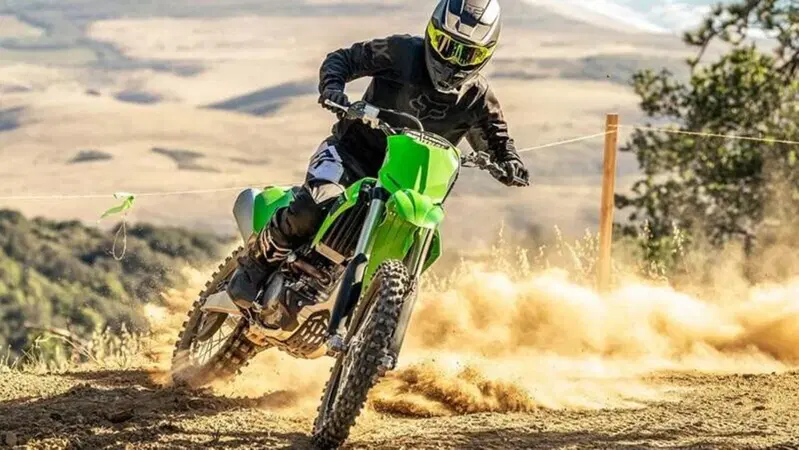Novit&agrave; per la Kawasaki KX250X edizione 2023. Foto e dati