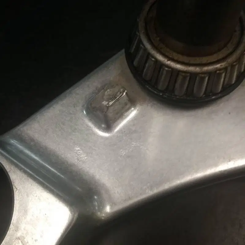 Piastra fork inferiore Triumph (5)
