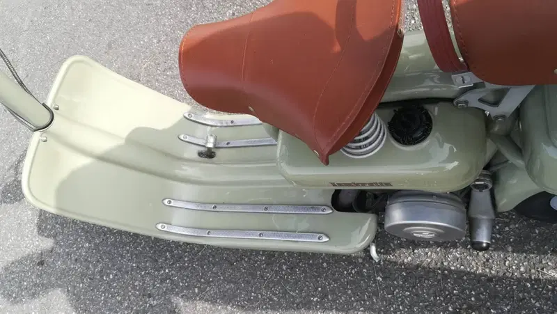 Innocenti Lambretta 125 D (8)