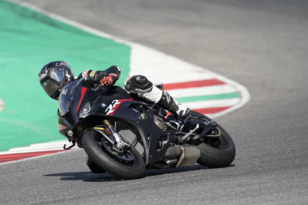Pirelli Diablo Rosso IV Corsa