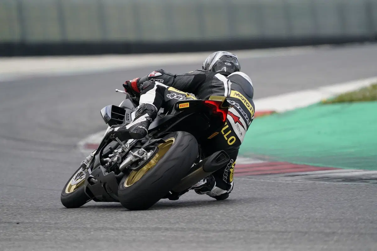 Pirelli Diablo Rosso IV Corsa