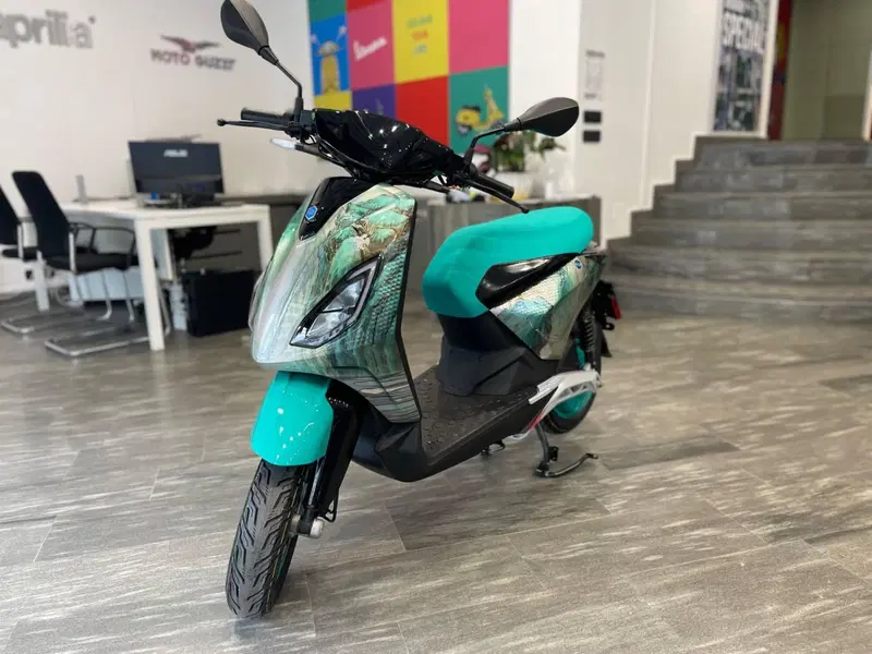 Piaggio 1 Active Feng Chen Wang (2022 - 24) (3)