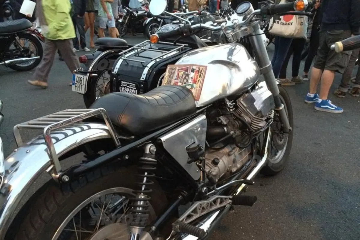 Wheels & Waves: Epoca e Special protagoniste del raduno di Biarritz (2)