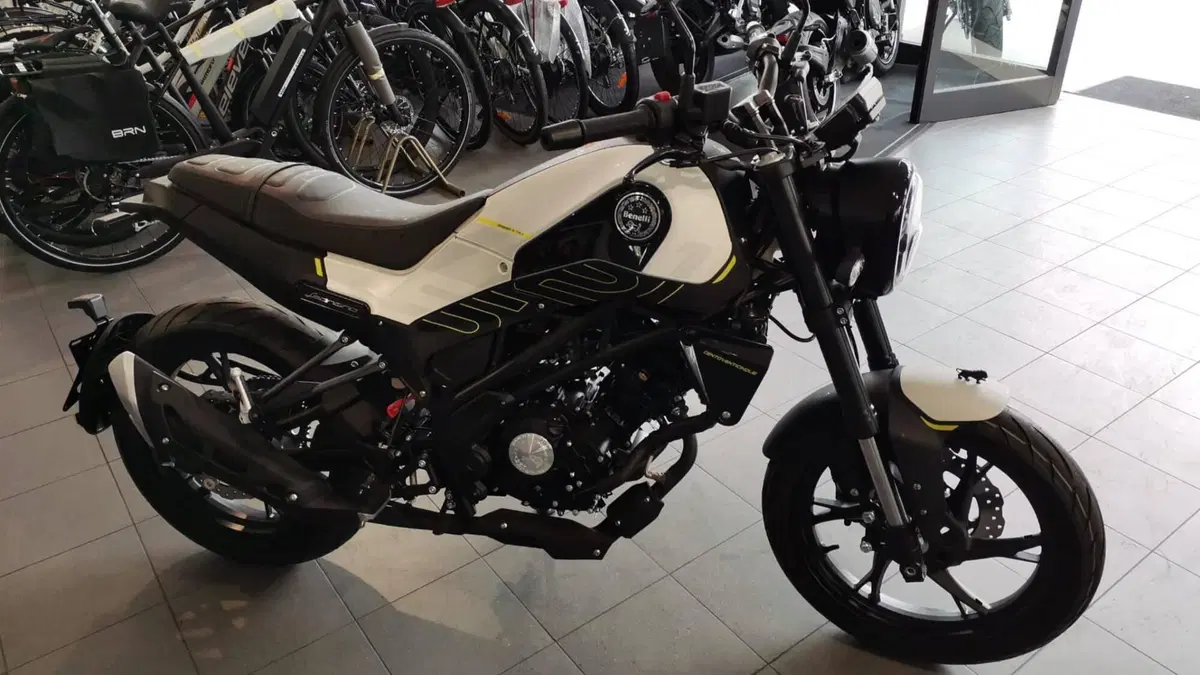 Benelli Leoncino 125 (2022 - 25) (3)