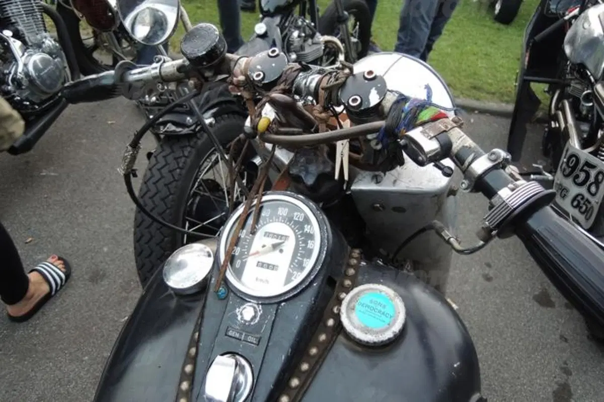 Wheels & Waves: Epoca e Special protagoniste del raduno di Biarritz (35)