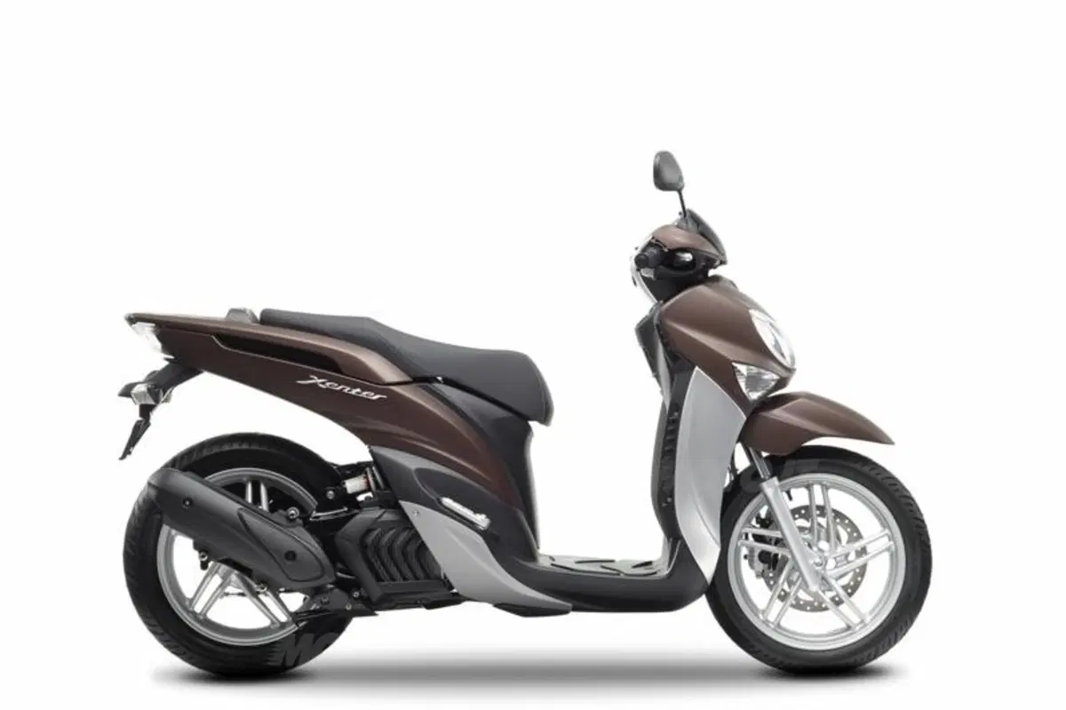 Yamaha Xenter 125 e 150, restyling per il modello 2015 (7)