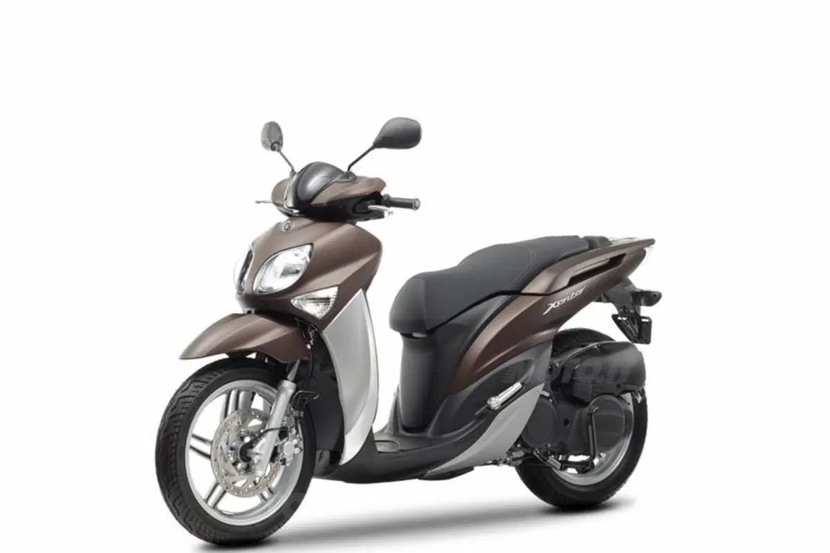 Yamaha Xenter 125 e 150, restyling per il modello 2015 (9)