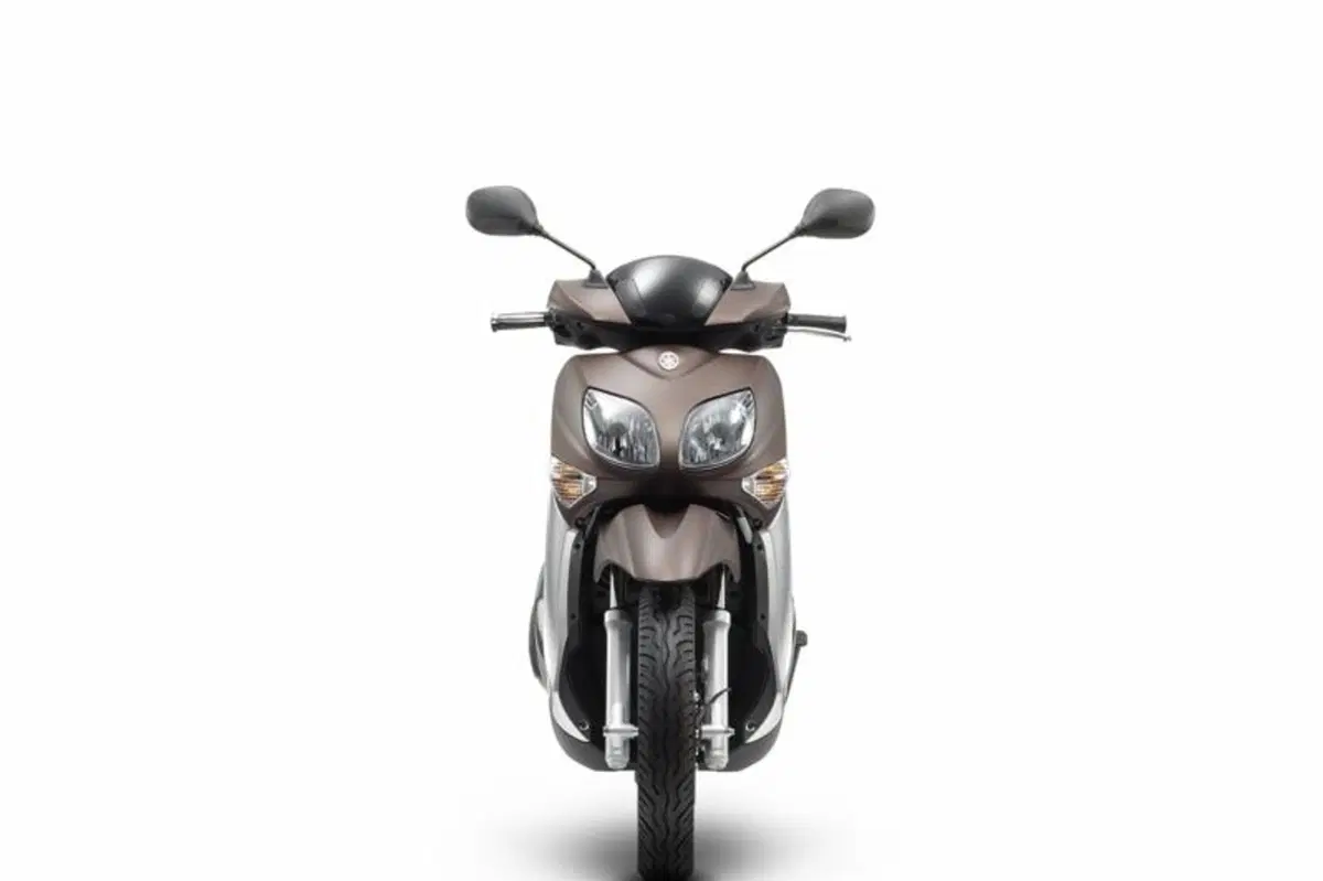 Yamaha Xenter 125 e 150, restyling per il modello 2015 (10)