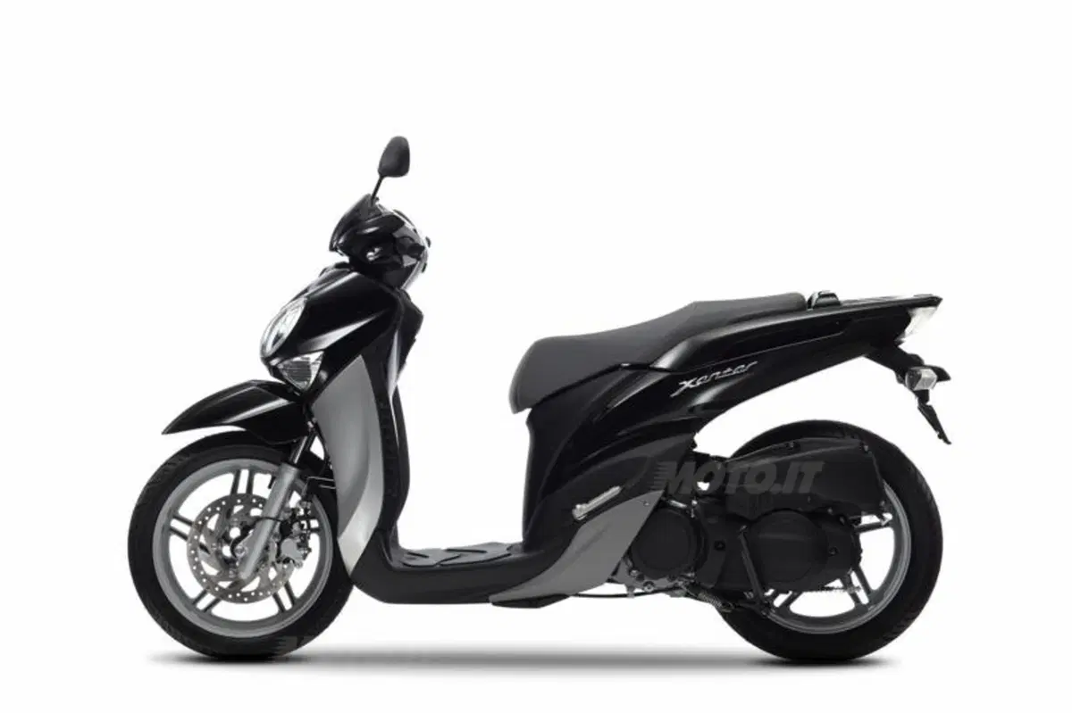 Yamaha Xenter 125 e 150, restyling per il modello 2015 (11)