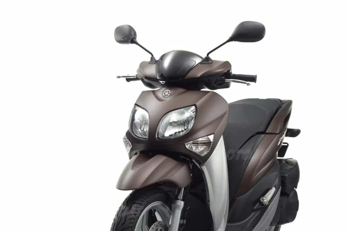 Yamaha Xenter 125 e 150, restyling per il modello 2015 (15)