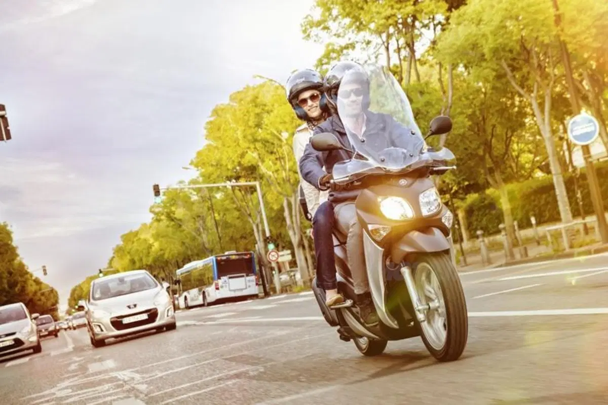 Yamaha Xenter 125 e 150, restyling per il modello 2015 (19)